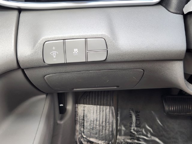 Used 2024 Hyundai Elantra SEL FWD image 23