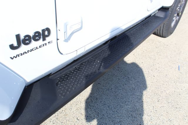 New 2026 Jeep Wrangler Unlimited Sahara AWD/4WD image 9