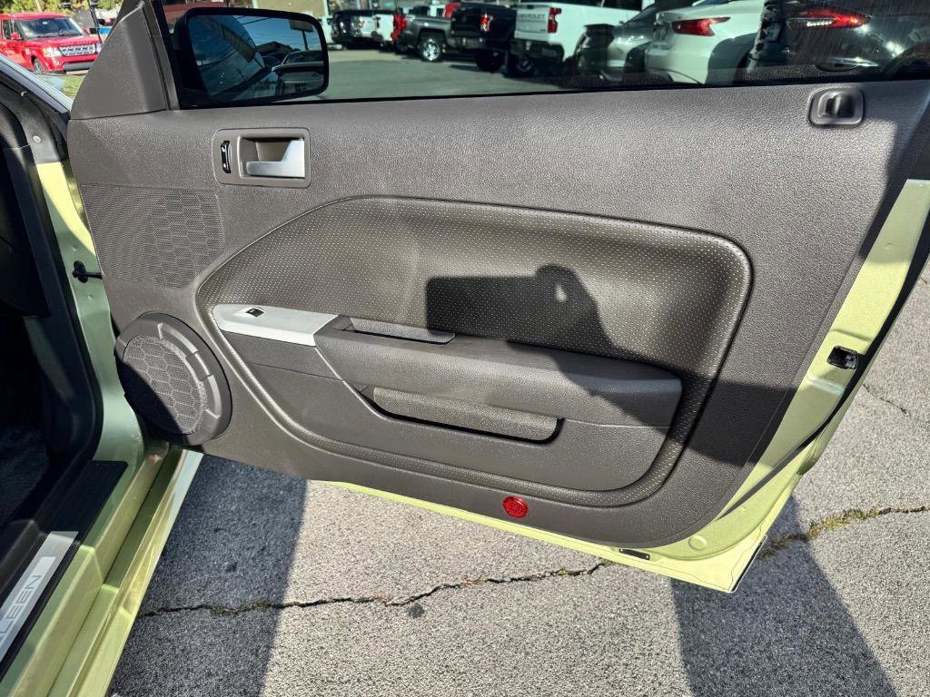 Used 2006 Ford Mustang GT image 22