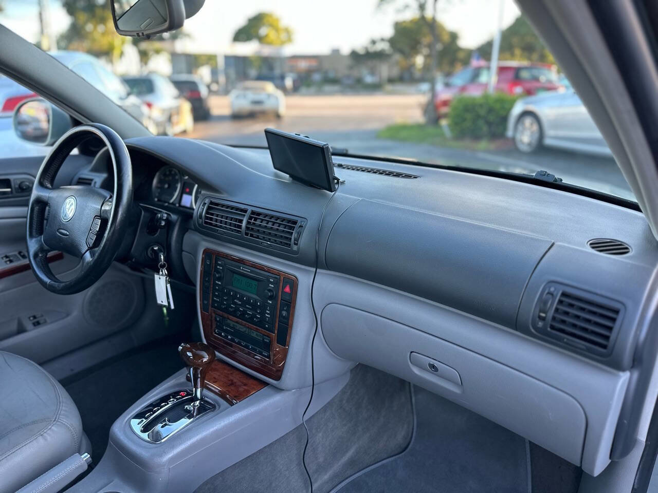 Used 2004 Volkswagen Passat GLX image 28