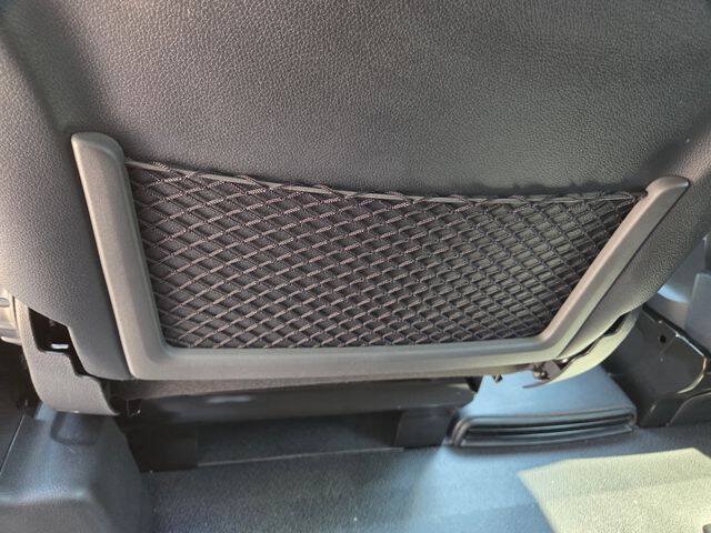 Used 2020 Mercedes-Benz Metris Passenger w/ Premium Safety Package image 34