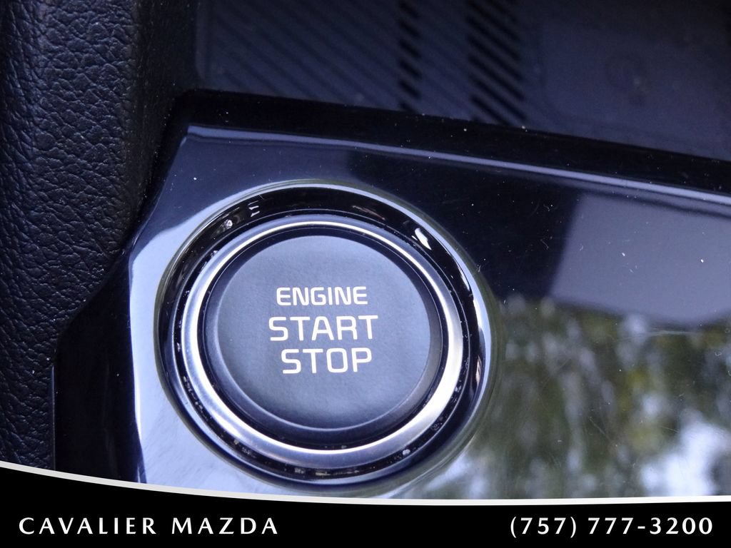 Used 2025 Kia Sportage EX AWD/4WD image 40