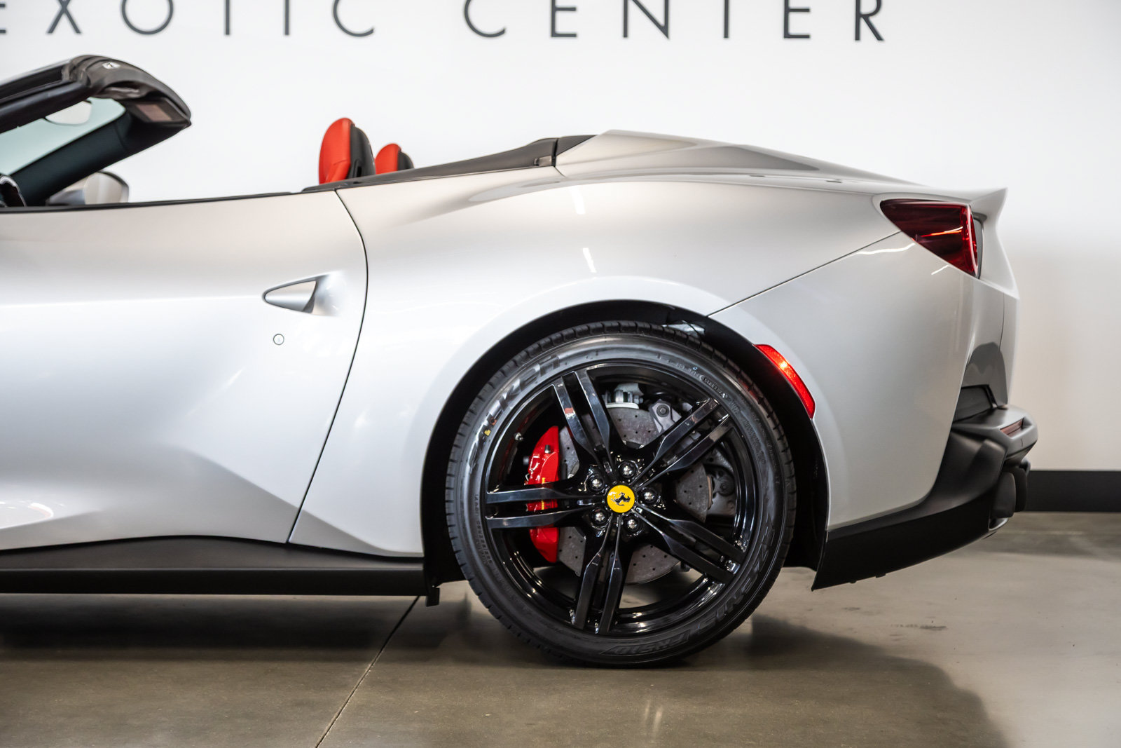 Used 2019 Ferrari Portofino RWD image 40