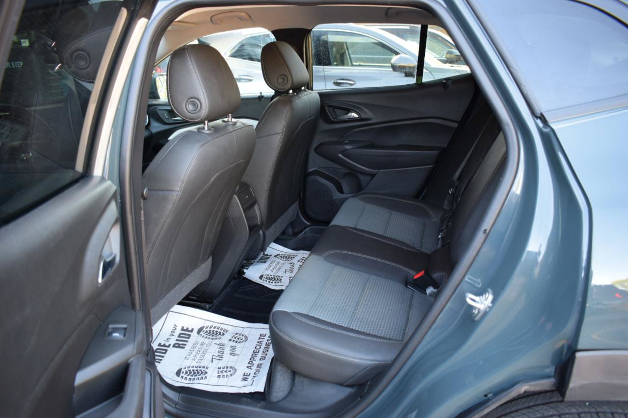 Used 2026 Chevrolet Trax LT w/ LT Convenience Package FWD image 34