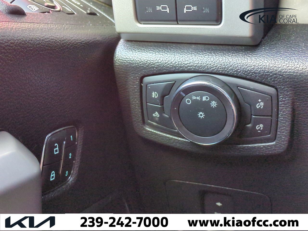 Used 2019 Ford F450 Lariat w/ Lariat Value Package image 27