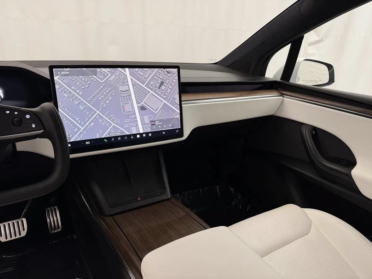 Used 2022 Tesla Model X AWD/4WD image 13