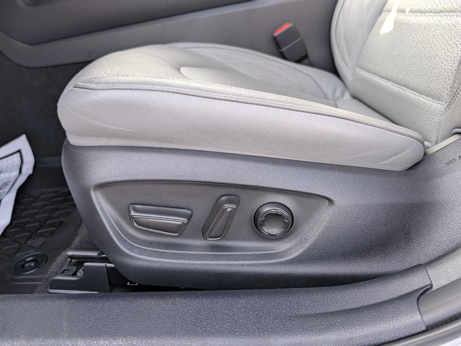 Used 2022 Toyota Avalon Limited w/ Advanced Safety Package FWD image 8