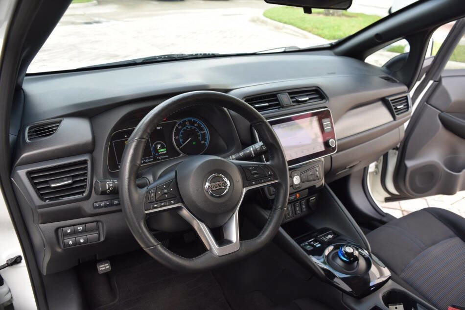 Used 2022 Nissan Leaf SV image 41