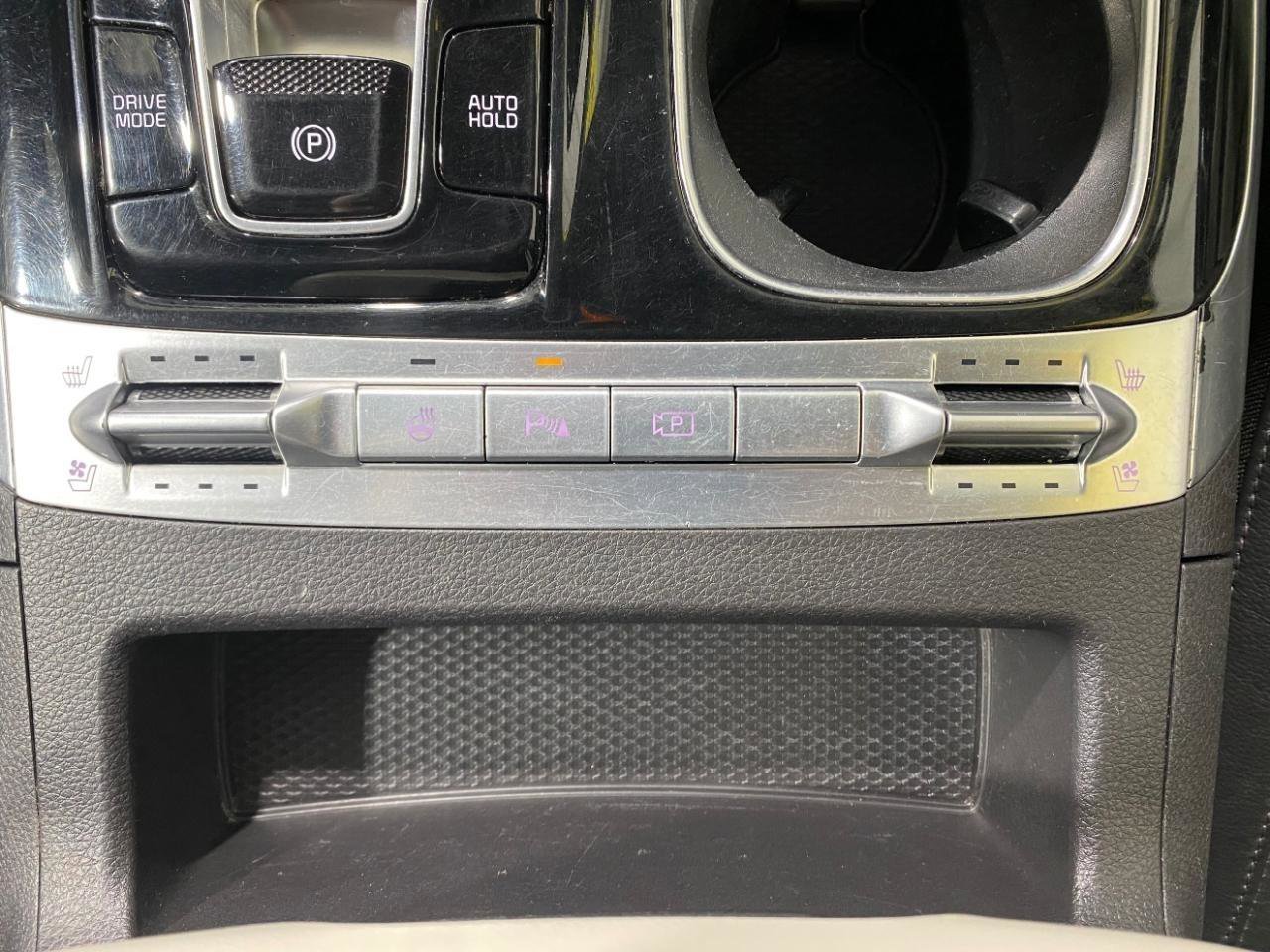 Used 2022 Kia Carnival SX Prestige image 14