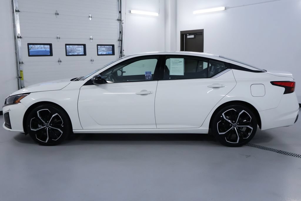 Used 2024 Nissan Altima 2.5 SR FWD image 4