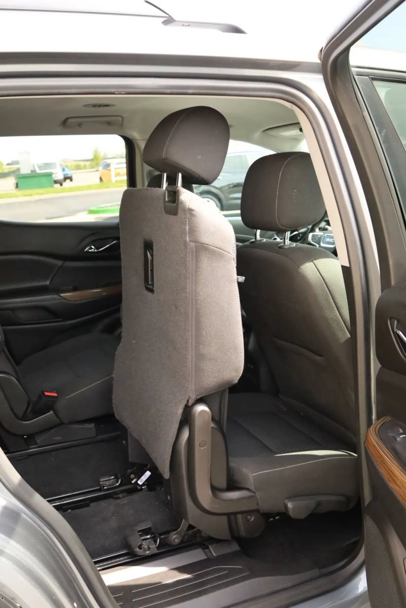 Used 2021 GMC Acadia SLE w/ Driver Convenience Package AWD/4WD image 54