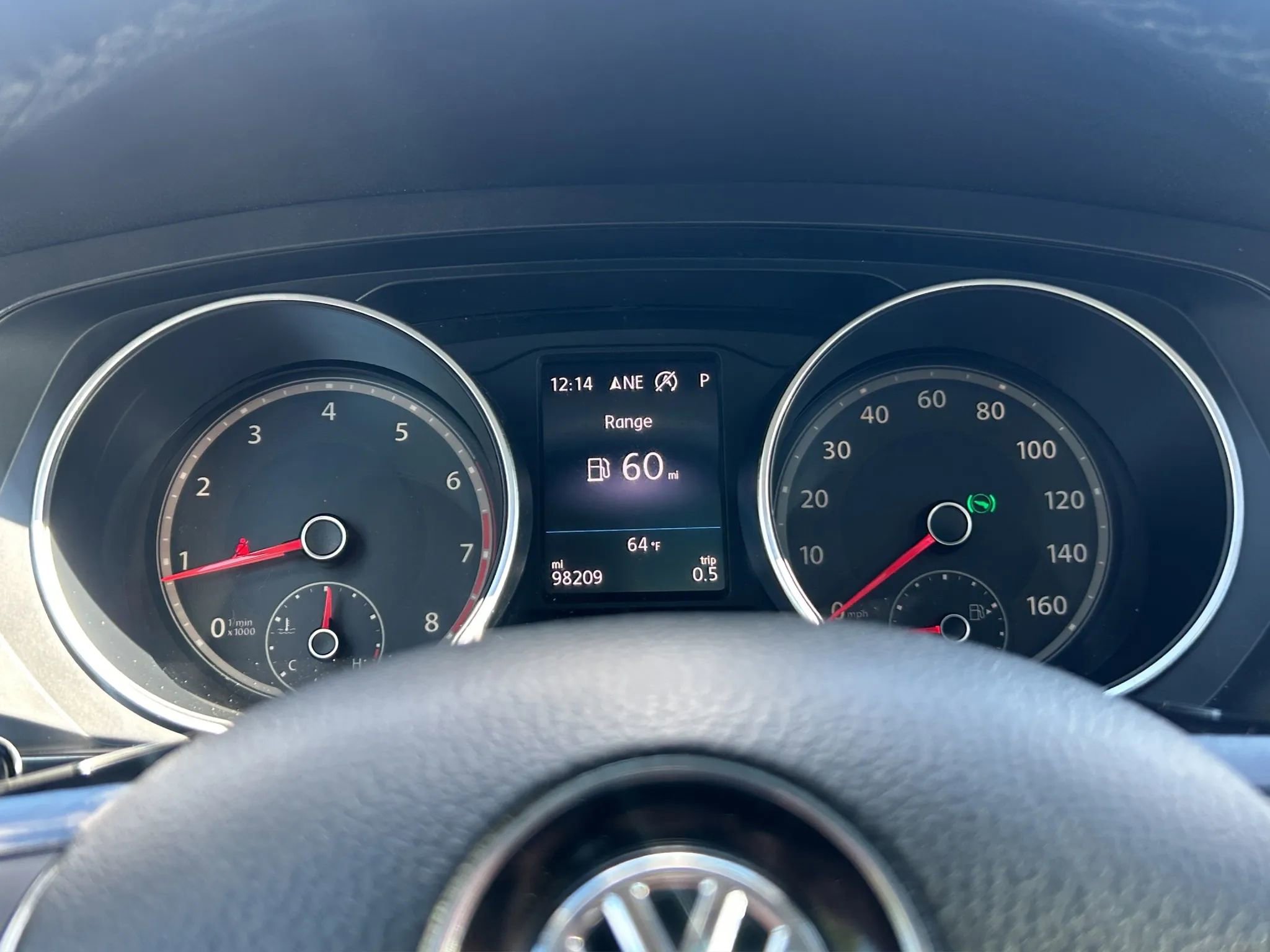Used 2018 Volkswagen Tiguan SE AWD/4WD image 18