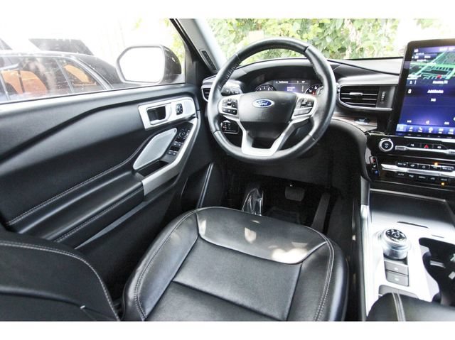 Used 2023 Ford Explorer Limited w/ Limited Technology Package RWD image 7