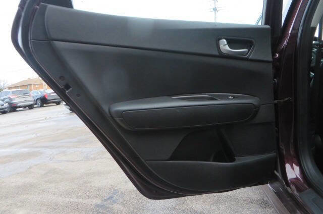 Used 2018 Kia Optima LX w/ 17" Alloy Wheels Package image 36