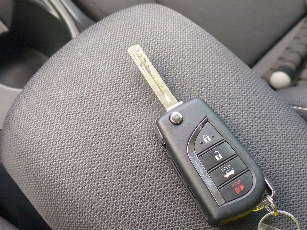 Used 2023 Toyota Corolla LE image 28