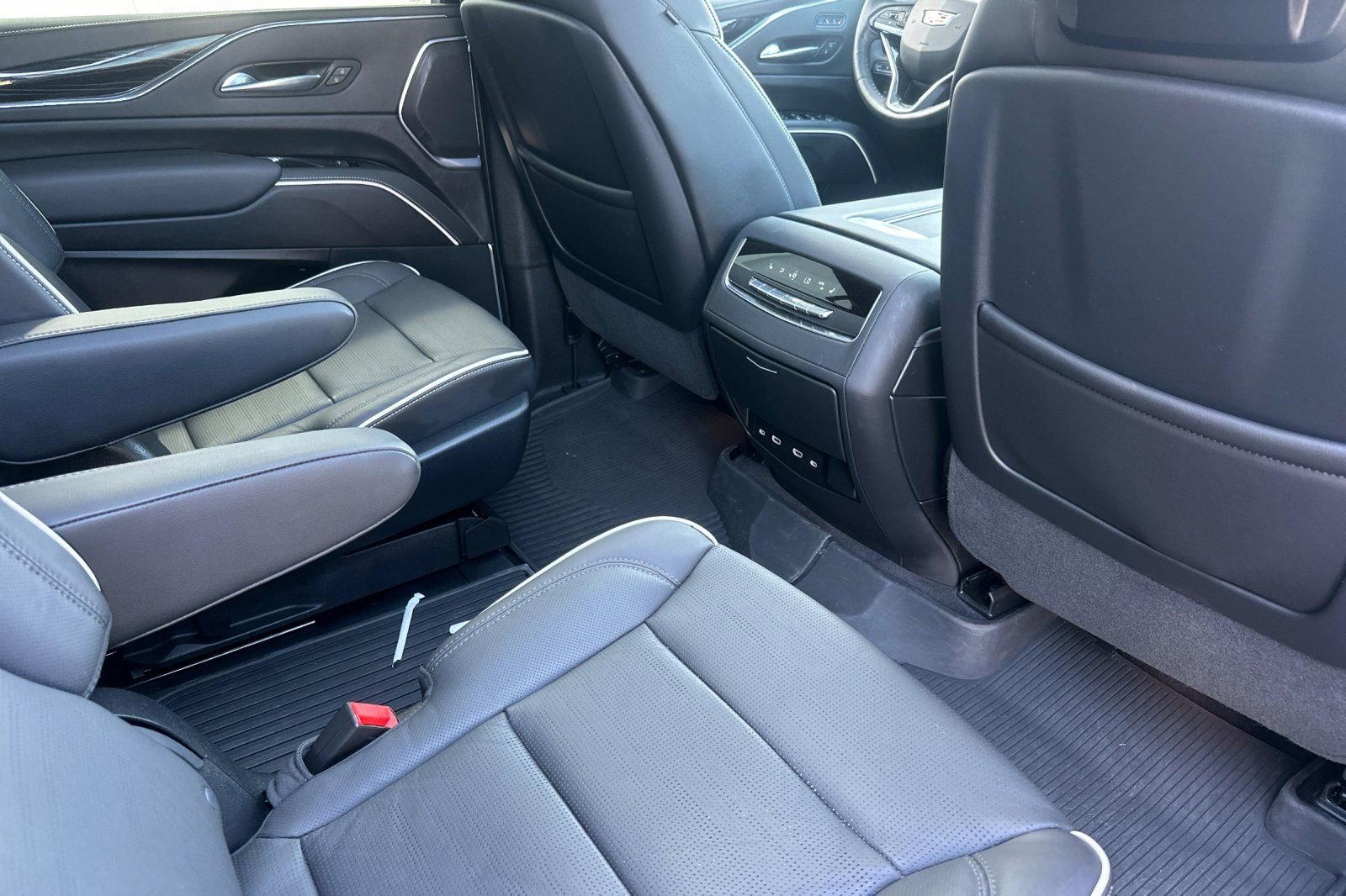 Certified 2023 Cadillac Escalade ESV Sport w/ LPO, ONYX Package image 18