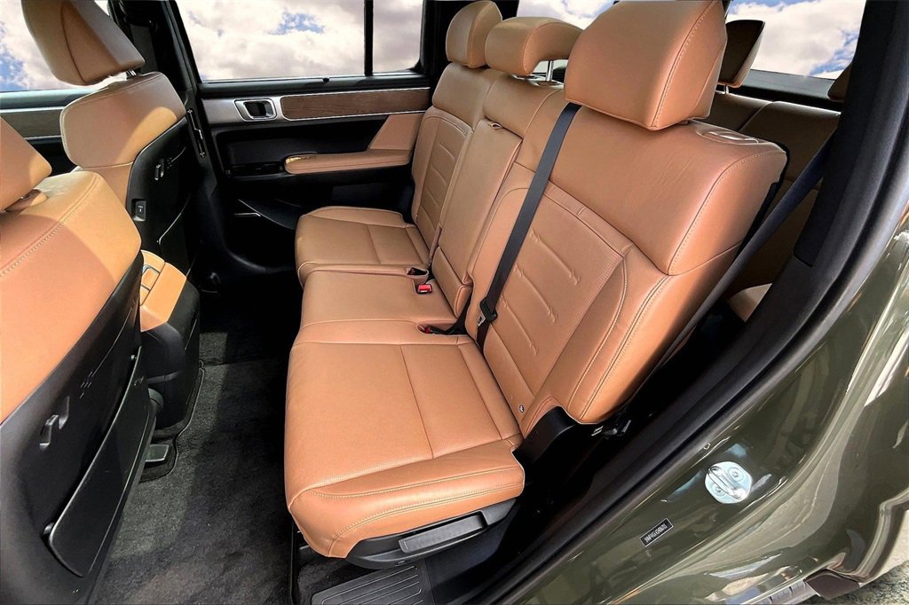 Used 2025 Hyundai Santa Fe Limited image 22