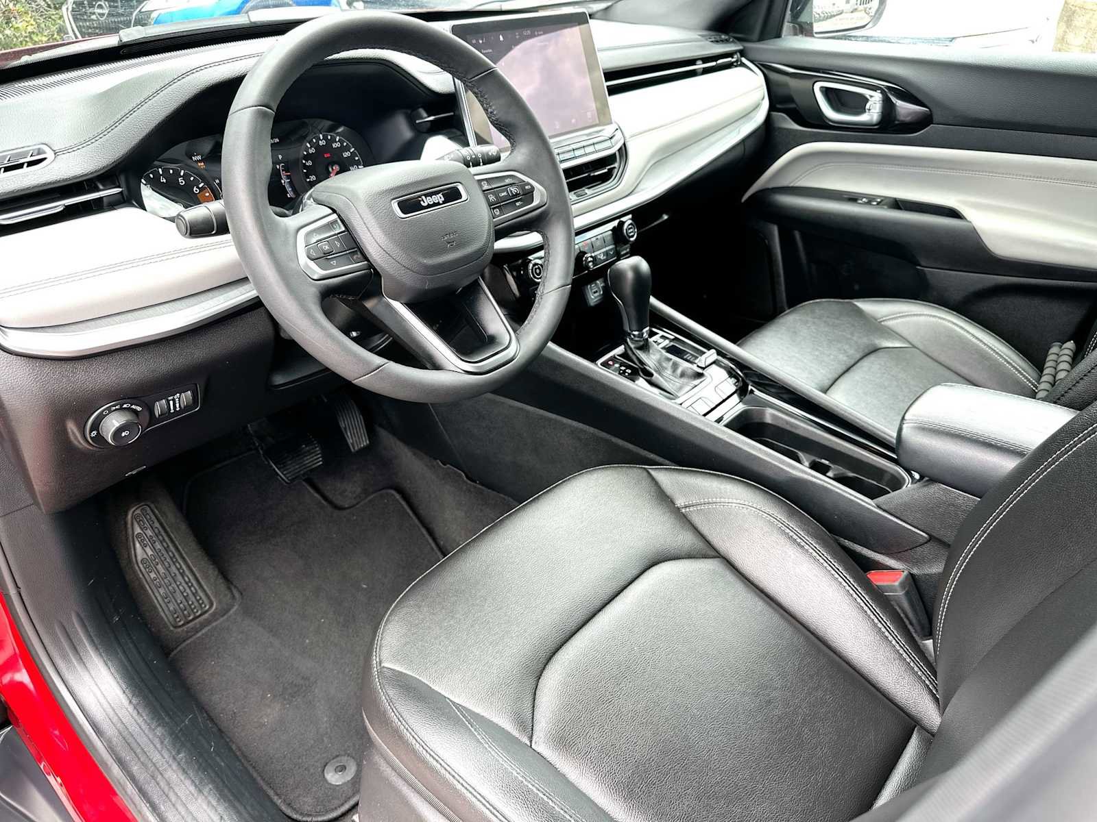 Used 2025 Jeep Compass Limited AWD/4WD image 18