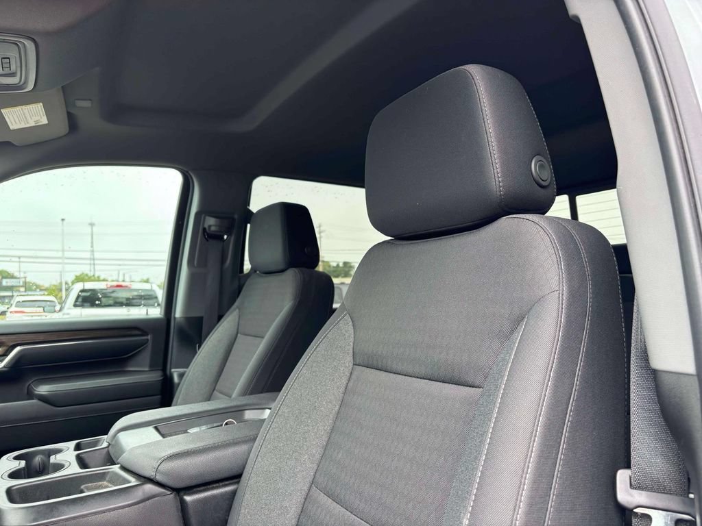 Used 2024 Chevrolet Silverado 2500 LT w/ All Star Edition AWD/4WD image 4