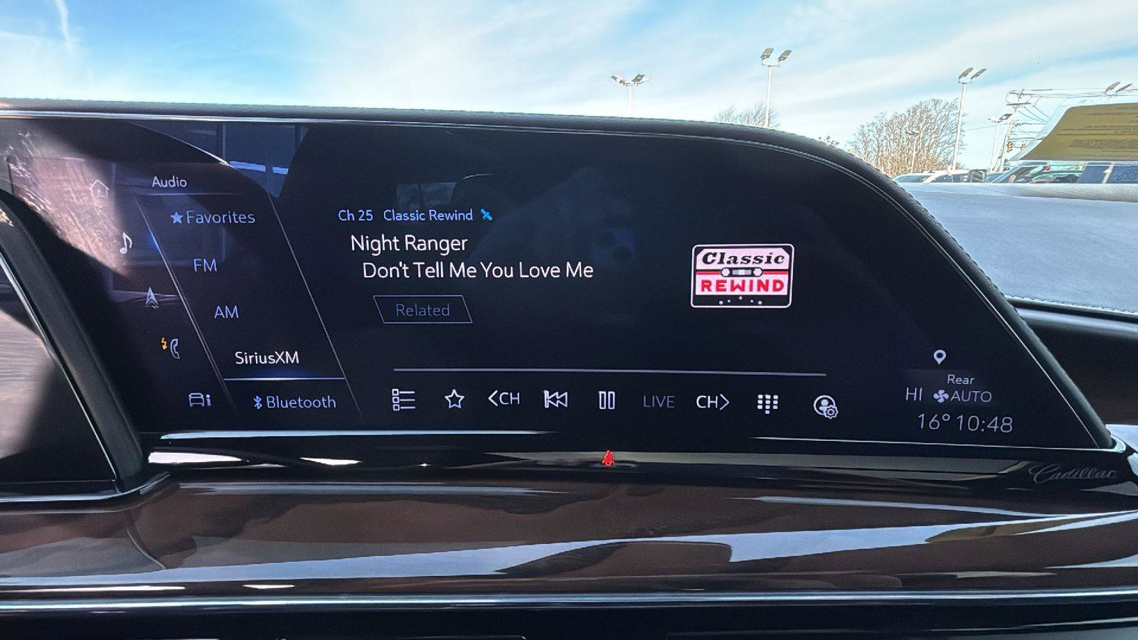 Certified 2024 Cadillac Escalade ESV Premium Luxury Platinum w/ Heavy-Duty Trailer Package image 19