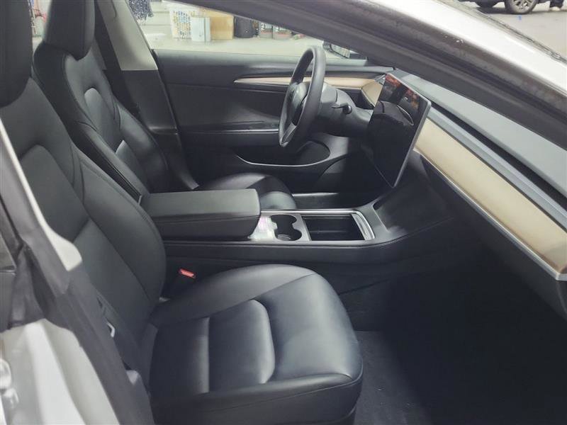Used 2023 Tesla Model 3 Standard Range image 4