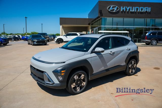 Used 2025 Hyundai Kona SEL AWD/4WD image 1
