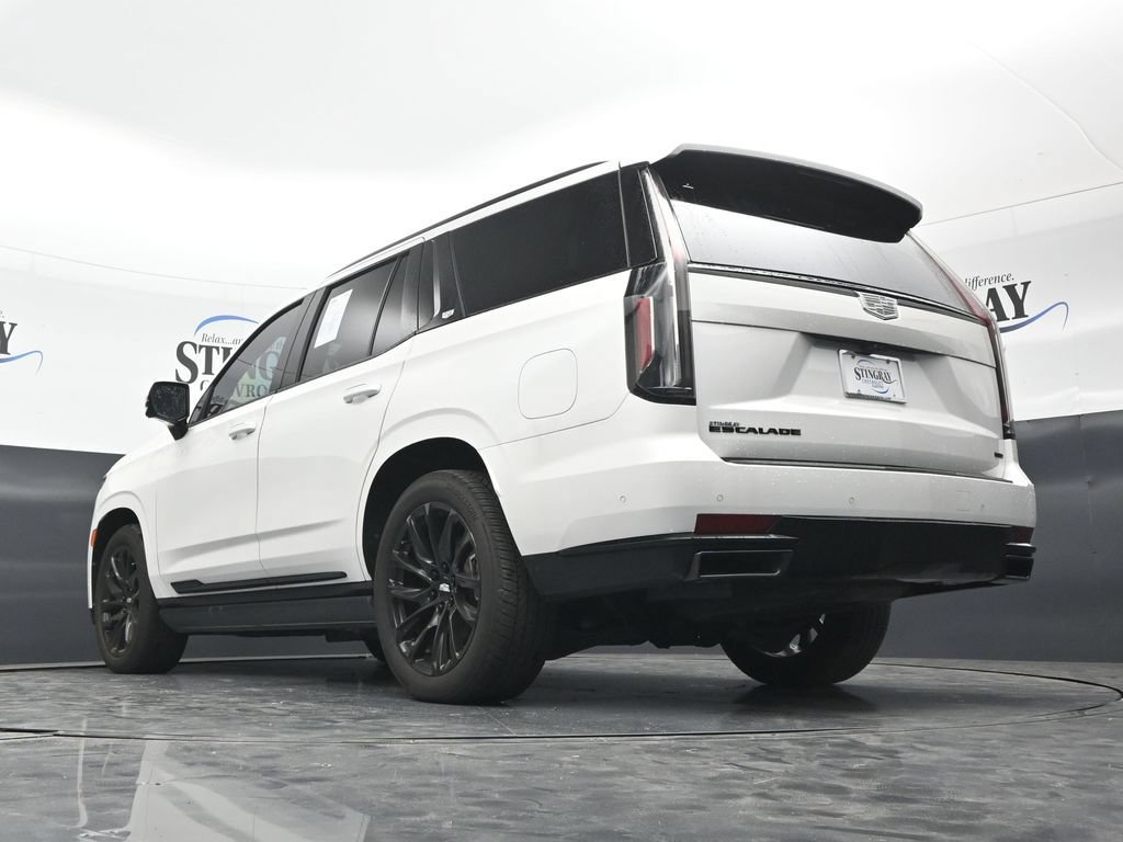 Used 2023 Cadillac Escalade Sport Platinum w/ LPO, ONYX Package AWD/4WD image 33