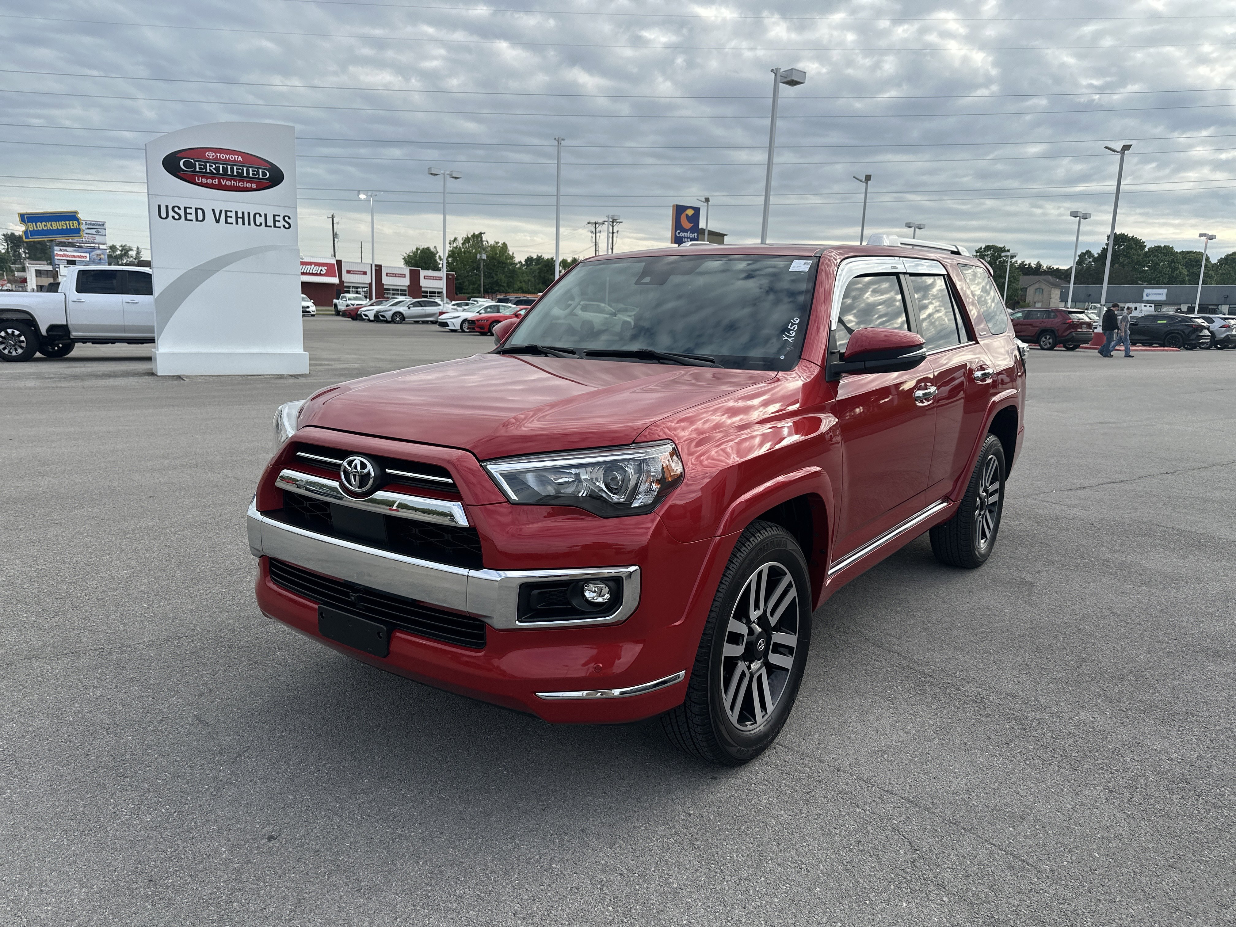 Used 2023 Toyota 4Runner Limited AWD/4WD image 3