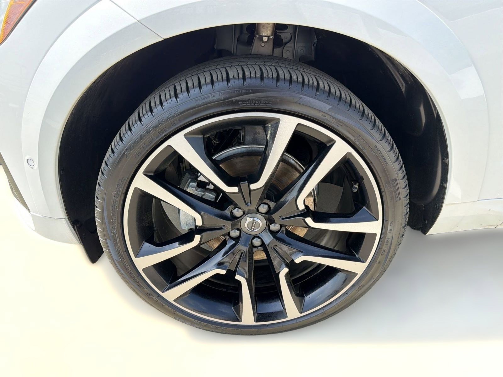 Used 2025 Volvo XC60 B5 Ultra w/ Protection Package Premier image 12