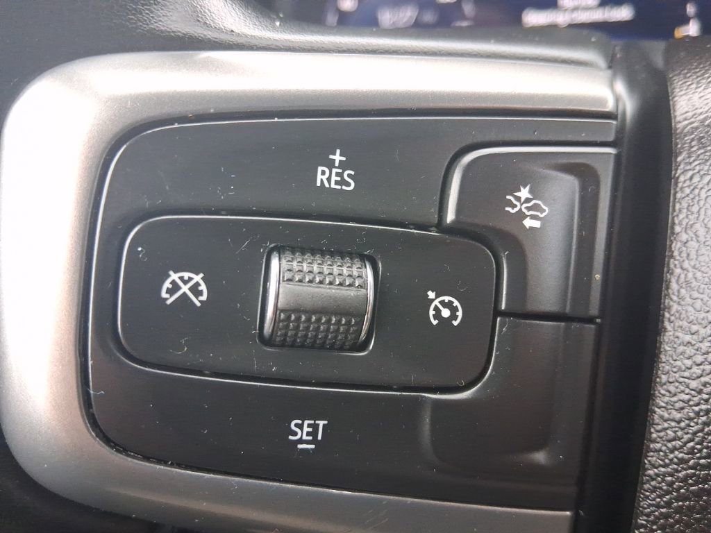 Used 2023 Chevrolet Suburban LT image 24