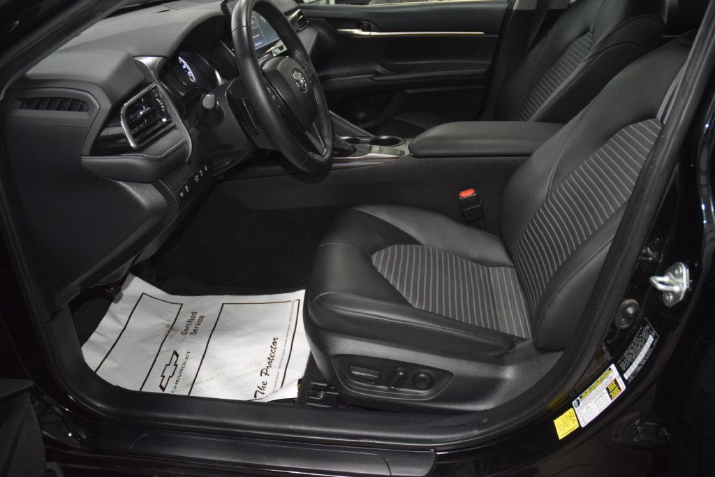 Used 2023 Toyota Camry SE w/ Cold Weather Package FWD image 38