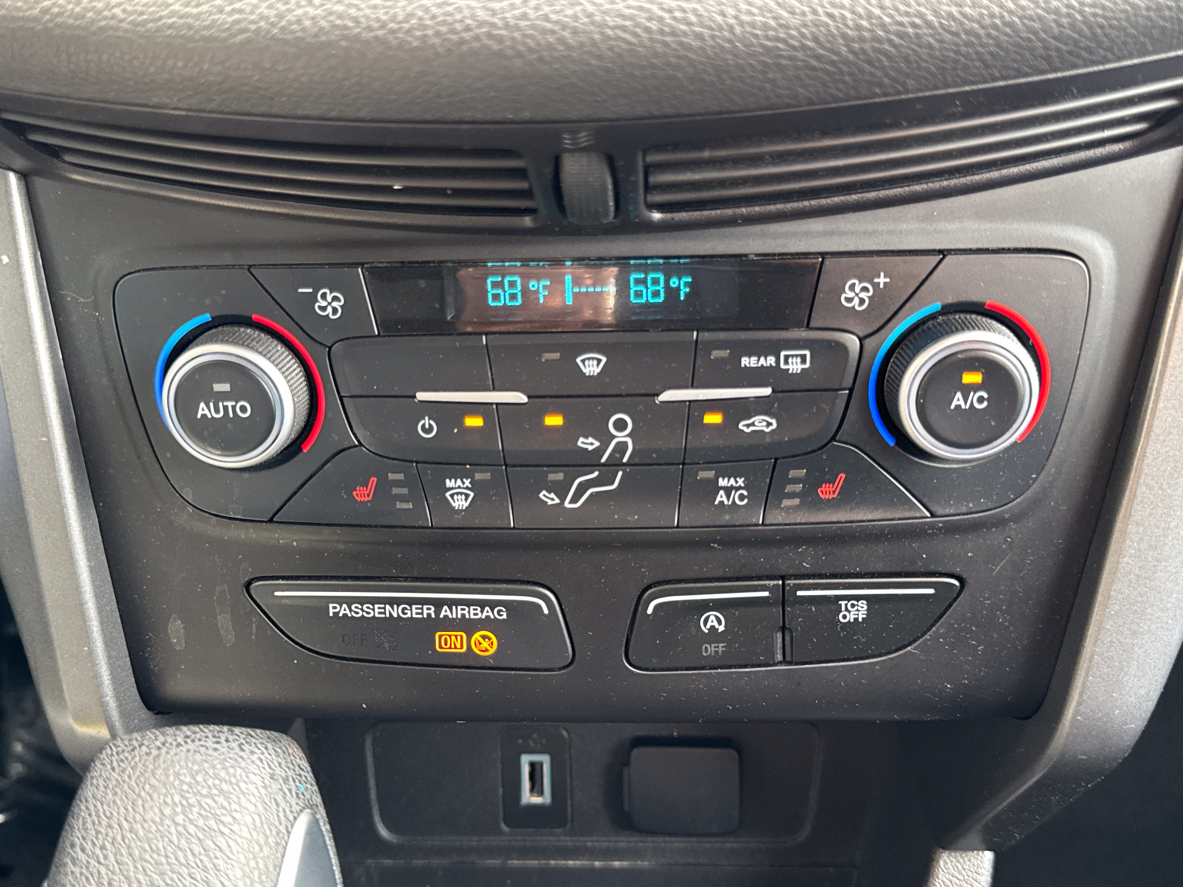 Used 2018 Ford Escape SE FWD image 15