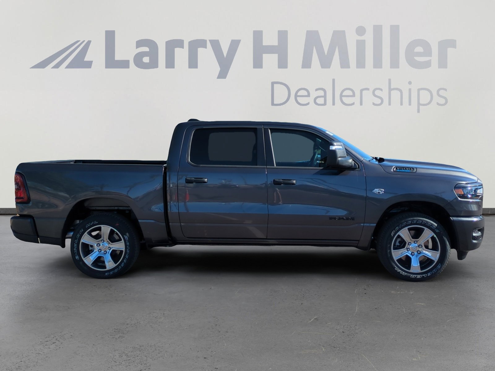 New 2026 RAM 1500 Express image 6