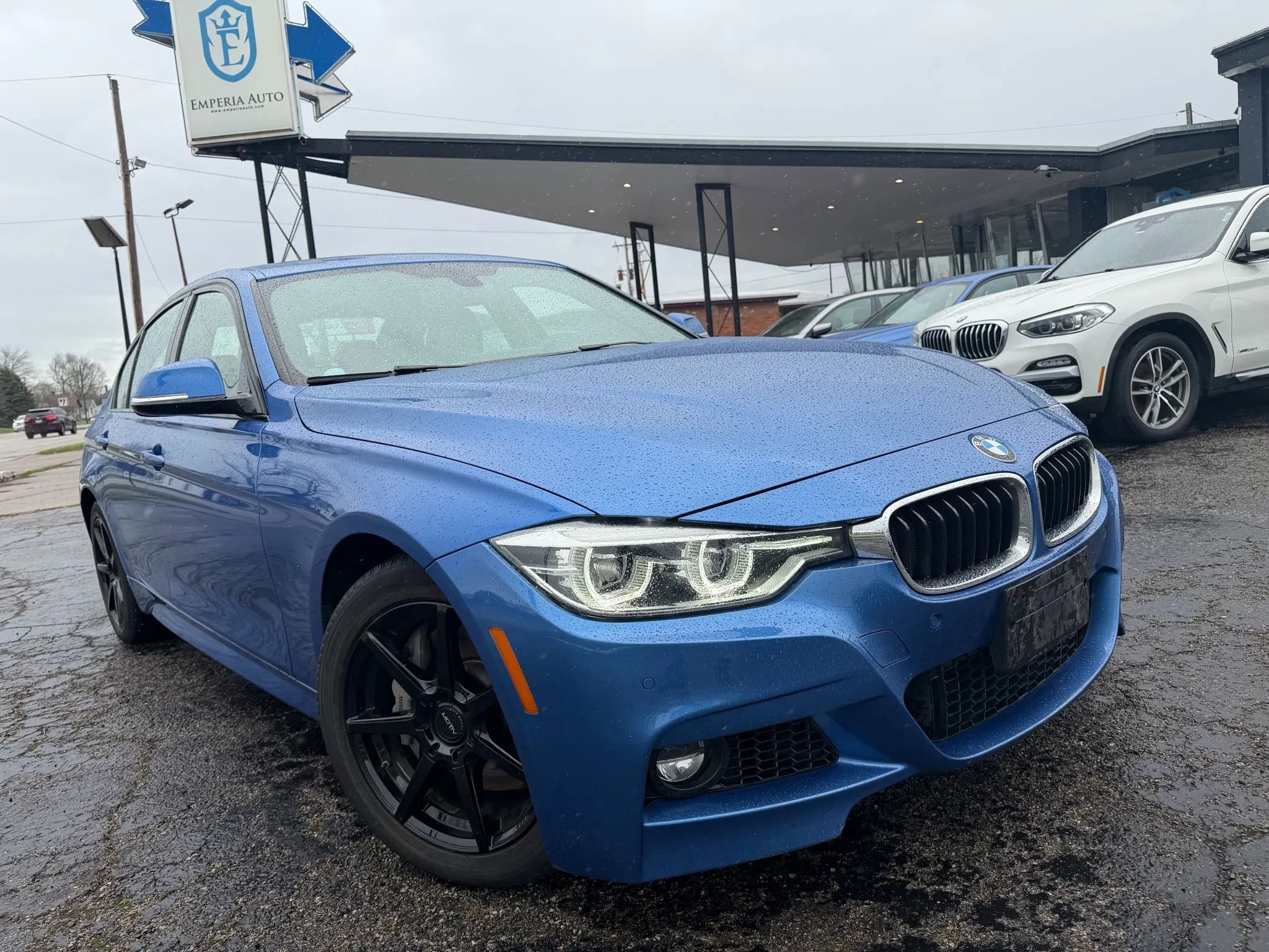 Used 2016 BMW 340i xDrive 340i xDrive Sedan 4D image 3
