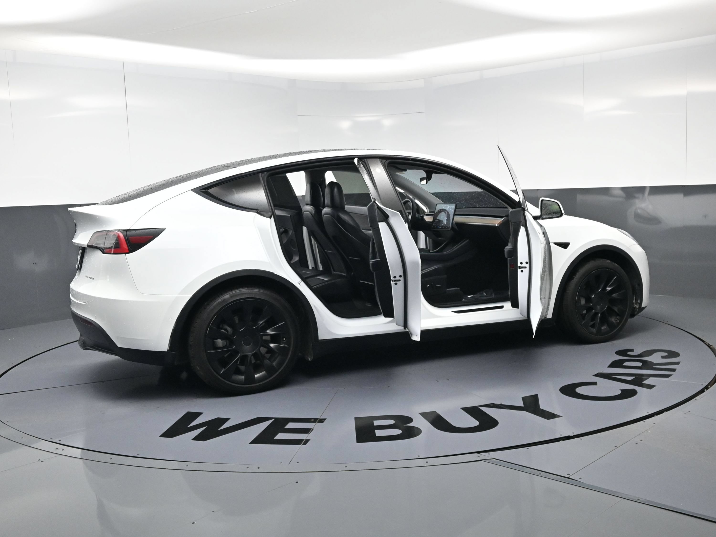 Used 2021 Tesla Model Y Long Range AWD/4WD image 26