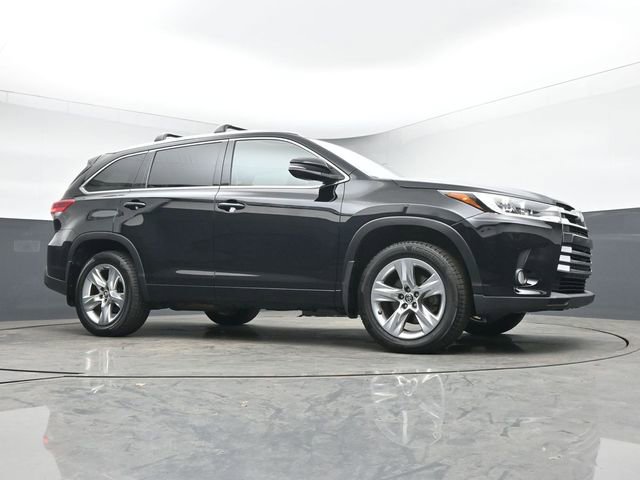 Used 2017 Toyota Highlander Limited AWD/4WD image 37