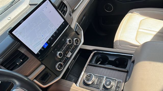 Used 2024 Ford Expedition Max Limited AWD/4WD image 29