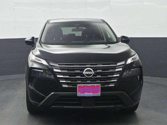 Used 2026 Nissan Rogue SV FWD image 2