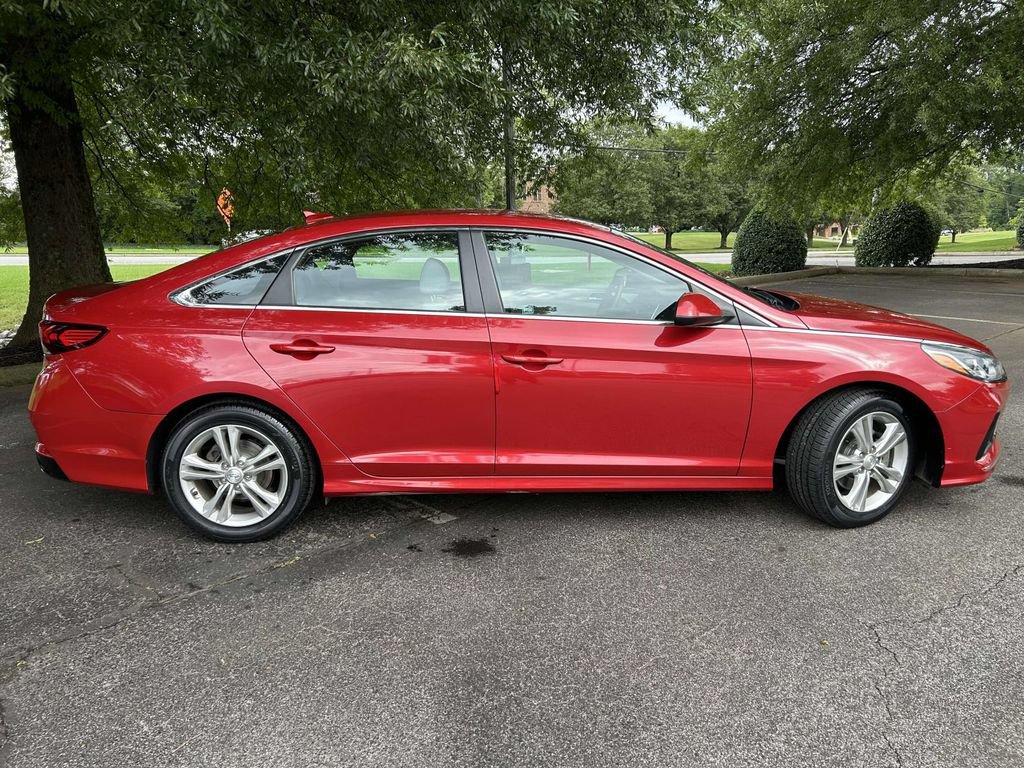 Used 2018 Hyundai Sonata SE FWD image 2