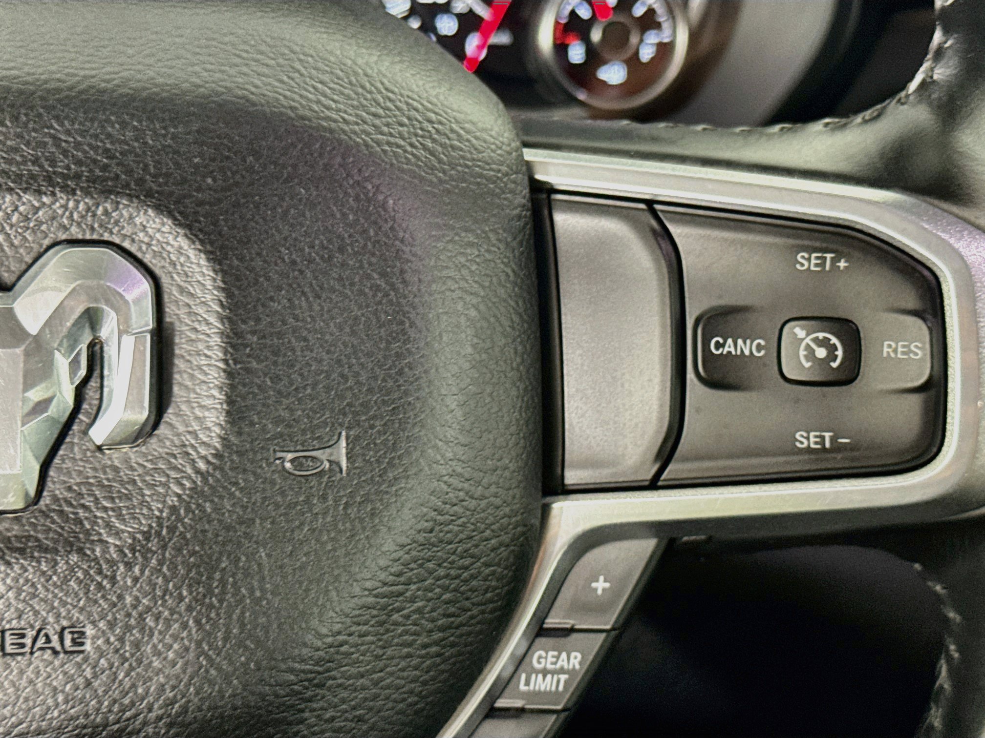 Used 2020 RAM 1500 Laramie AWD/4WD image 13