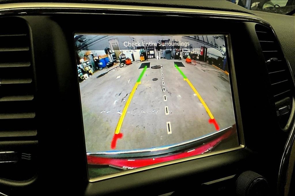 Used 2015 Jeep Grand Cherokee Limited image 14