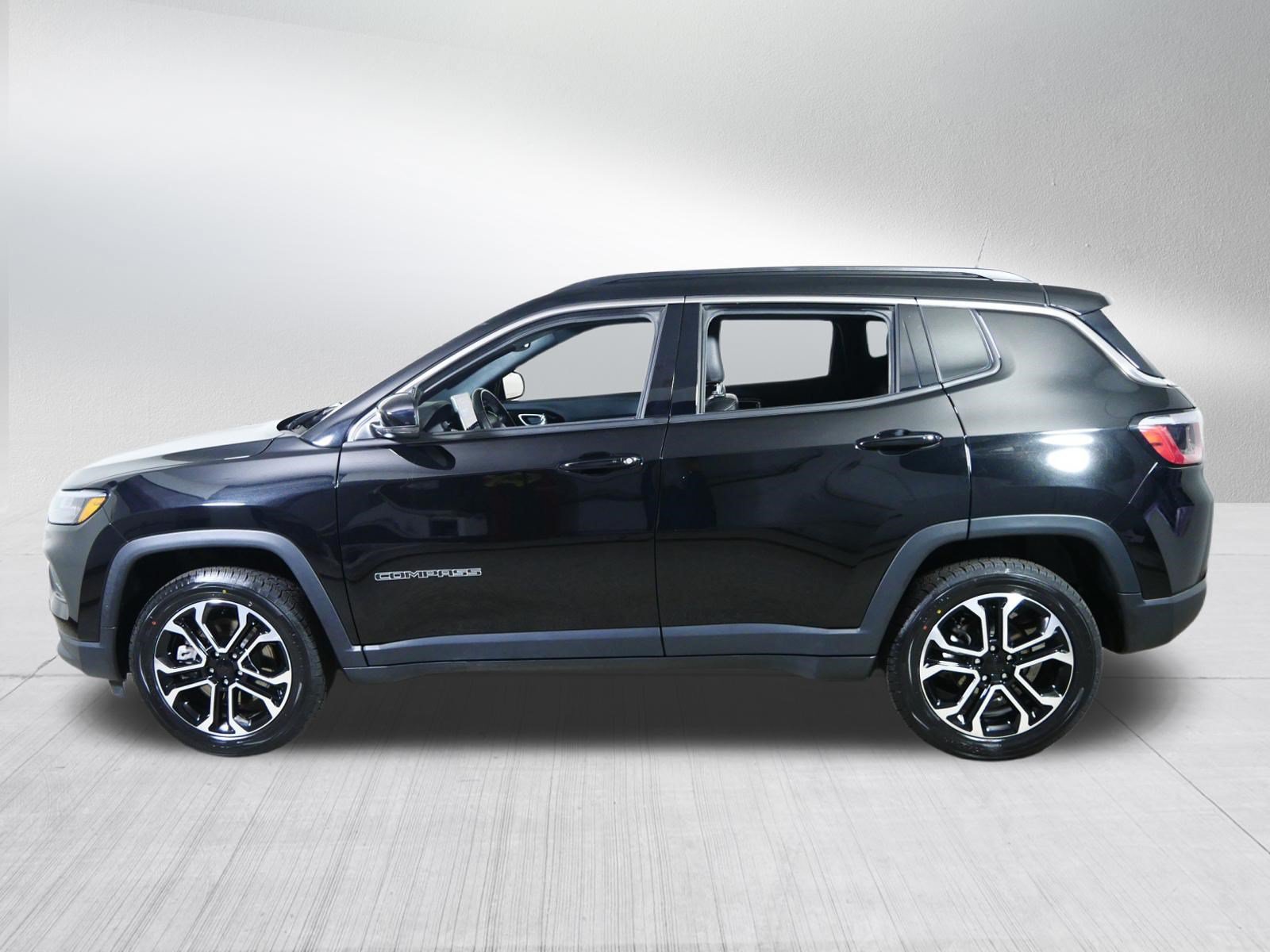 Used 2023 Jeep Compass Limited AWD/4WD image 4
