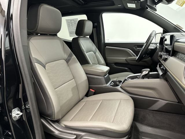 Used 2025 Chevrolet Colorado ZR2 w/ Technology Package image 30