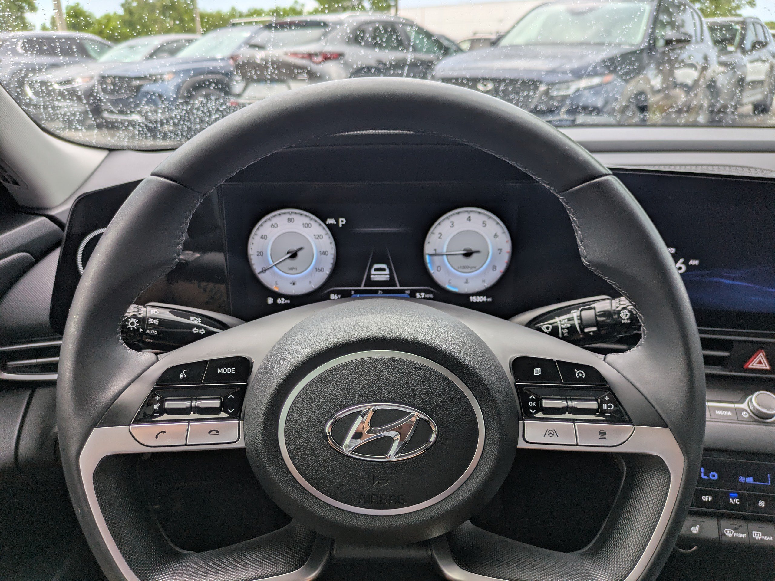 Used 2023 Hyundai Elantra Limited FWD image 25