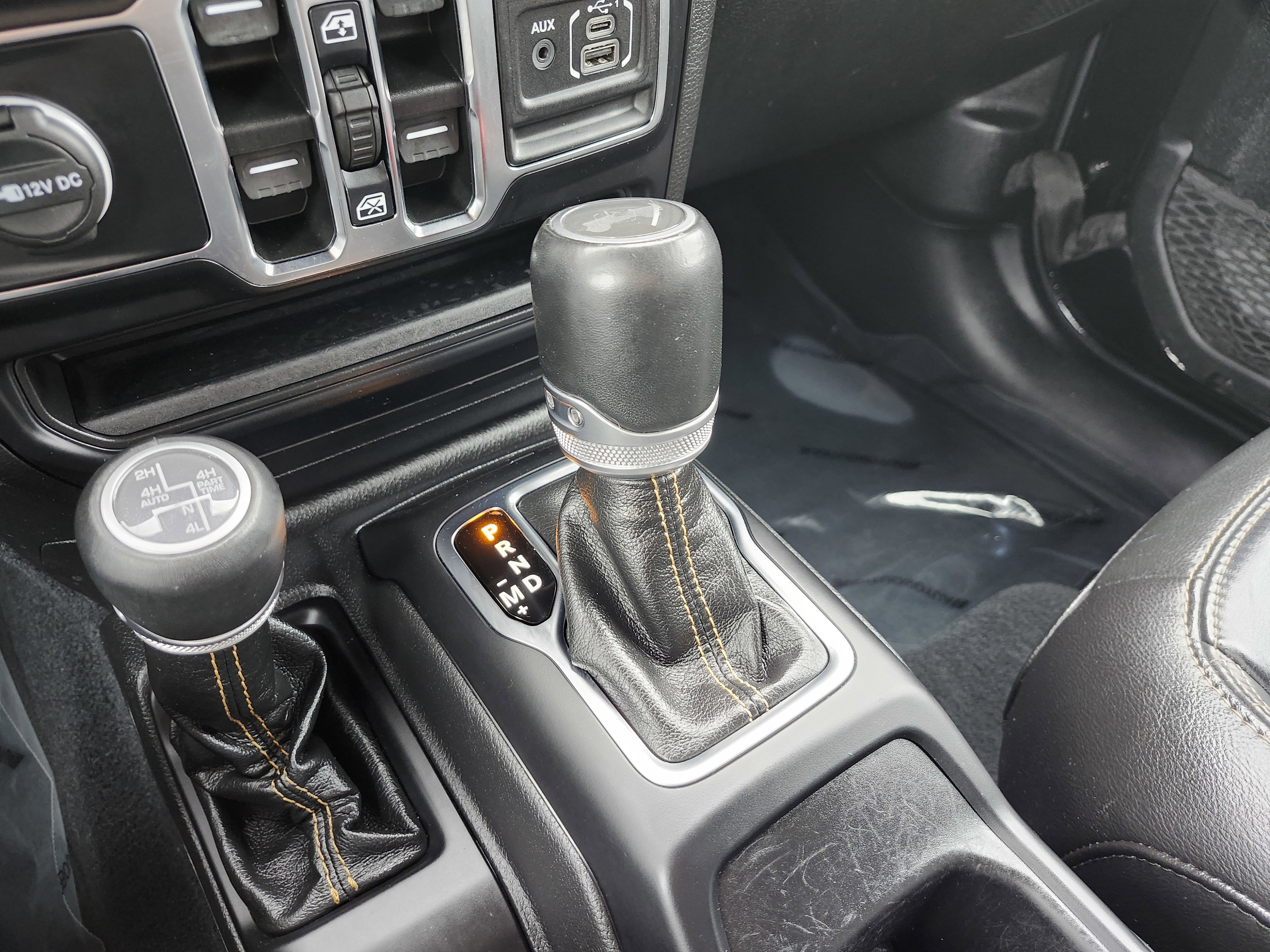 Used 2022 Jeep Wrangler Unlimited Sahara image 34