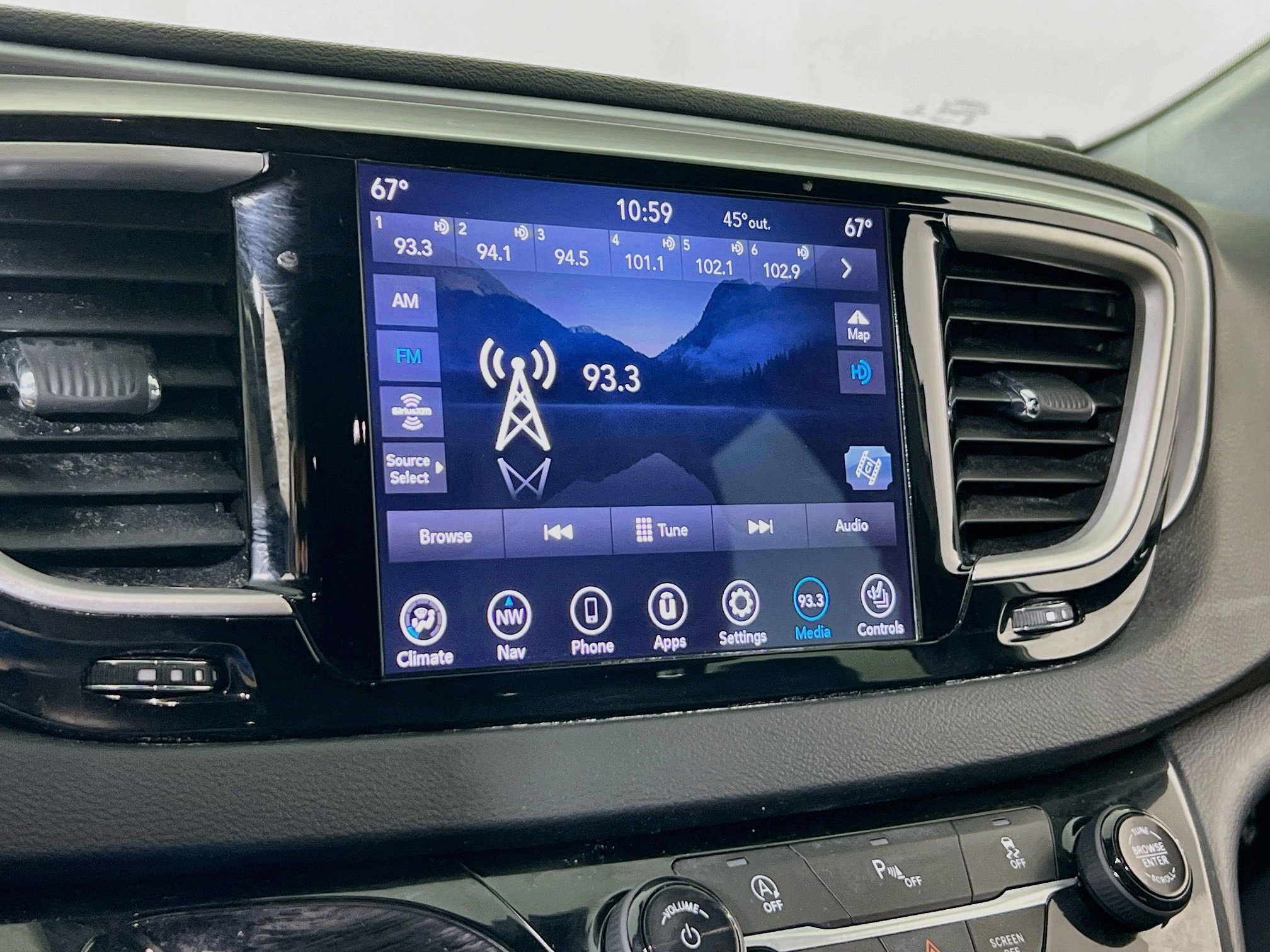Used 2020 Chrysler Pacifica Touring-L Plus FWD image 14