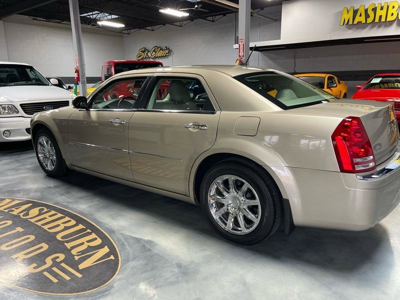 Used 2008 Chrysler 300 C w/ Sound Group II image 16