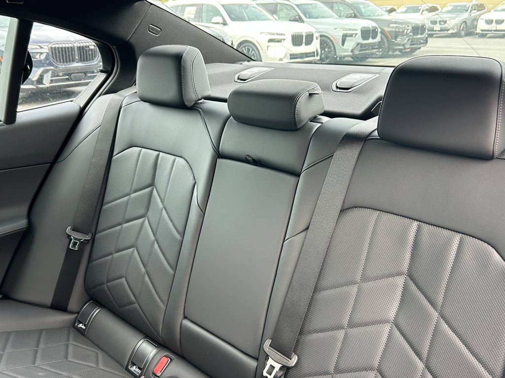New 2027 BMW i5 eDrive40 w/ Executive Package AWD/4WD image 32