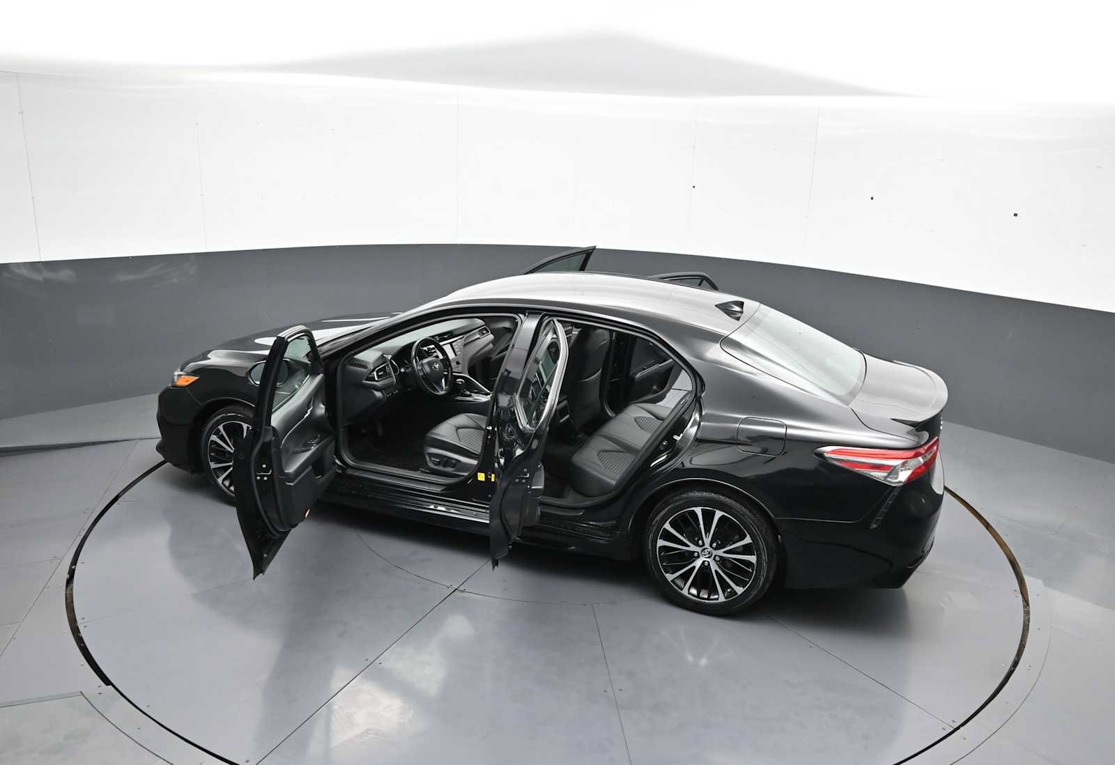 Certified 2019 Toyota Camry SE w/ Convenience Package FWD image 43