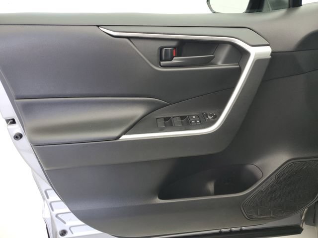 Used 2020 Toyota RAV4 LE w/ All Weather Liner Package AWD/4WD image 20